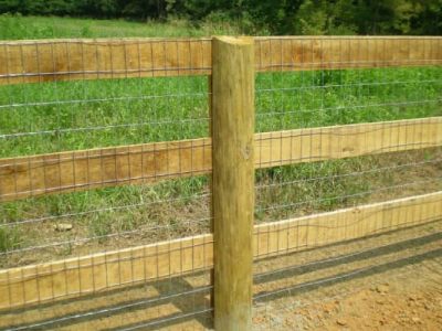 3-Board Paddock with Wire Fence and Vertical Fascia on Half Rounds