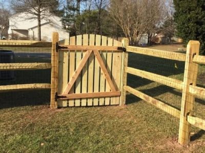 3-Rail Split Rail with Wire Fence and Spaced Picket Single Gate